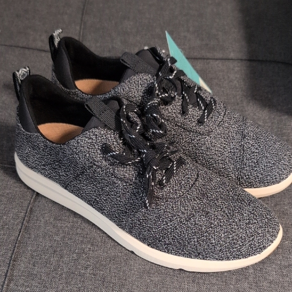 Toms Shoes - Toms Women's Cabrillo Black Terry Sneakers Sz 9.5